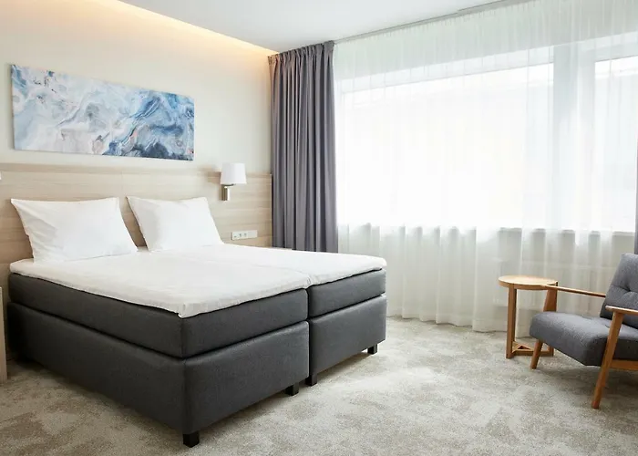 Tallink & Conference מלון 4*